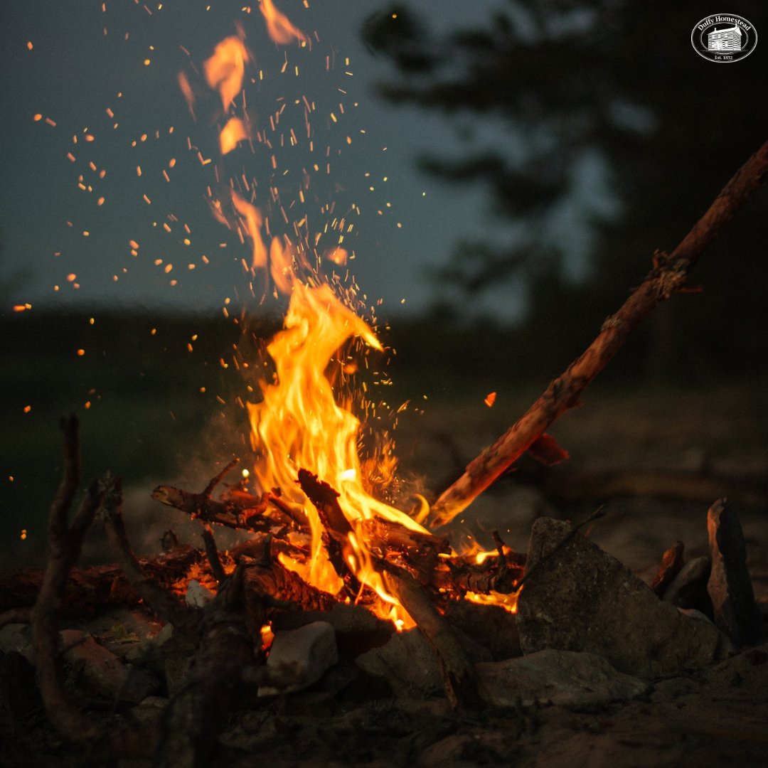 DuffyHomestead's tweet photo. Oct is #FirePreventionMonth. Before fire services, pioneers would need to take prevention into their own hands. When a fire did occur on the farmland, some pioneers would actually set count-fires, effectively “chocking out” the larger fire’s oxygen supply. 
Source: campsilos https://t.co/DSGk4vUReN