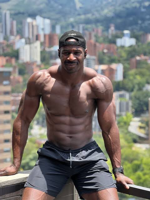 JaxBBCBull's tweet image. #shirtlesssaturday challenge complete @JenJohnsonRP