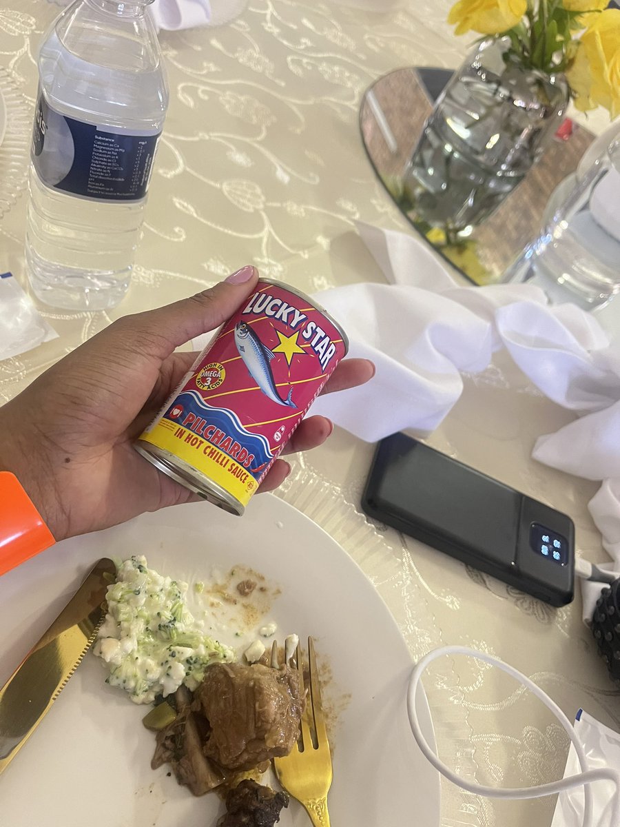zerish_mat's tweet photo. We found lucky star on our tables 🤣❤️. Thank you @LuckyStarSA for honouring our fave late chef @tito_mboweni #TitoMboweniFuneral #Tito ❤️❤️ https://t.co/xrtgAfFWGF