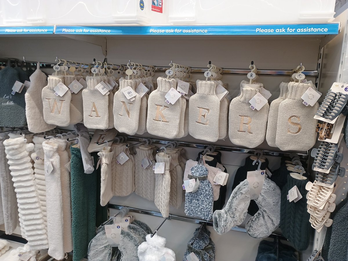 PJB13477's tweet photo. Loving the new hot water bottles @bmstores 🤗 7 for me Rachel @countdown #WinterIsComing #Countdown https://t.co/Ztf2crP7IW