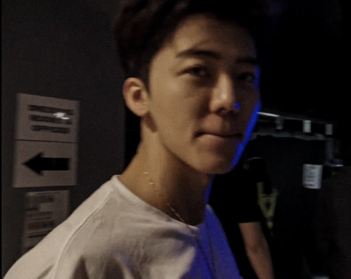klao21's tweet photo. หล่อว่ะ โคตรสเป้ค https://t.co/pAFNRg9mhA