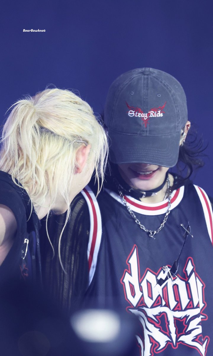 hyunnieslixx's tweet photo. australia siempre será la tierra del hyunlix 🙌🏻🤍🖤 https://t.co/MroH6KOebX