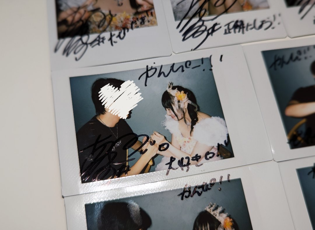 yannyannpi's tweet photo. 卒業公演から延長特典会まで長くて短い一日でした。
最後の数枚で堪えてた涙が溢れて止まらなかった。
あらためて心からありがとう。
 #青葉ひなり卒業 https://t.co/au9RT2oSBU