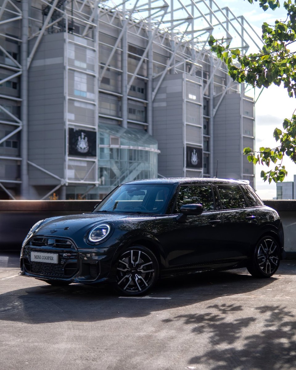 NewcastleMINI's tweet photo. What Saturday's are made for ⚫⚪

@NUFC  #MINI #lloydmini #lloydnewcastle #newcastleunited #nufc https://t.co/NNIhk8ebbL