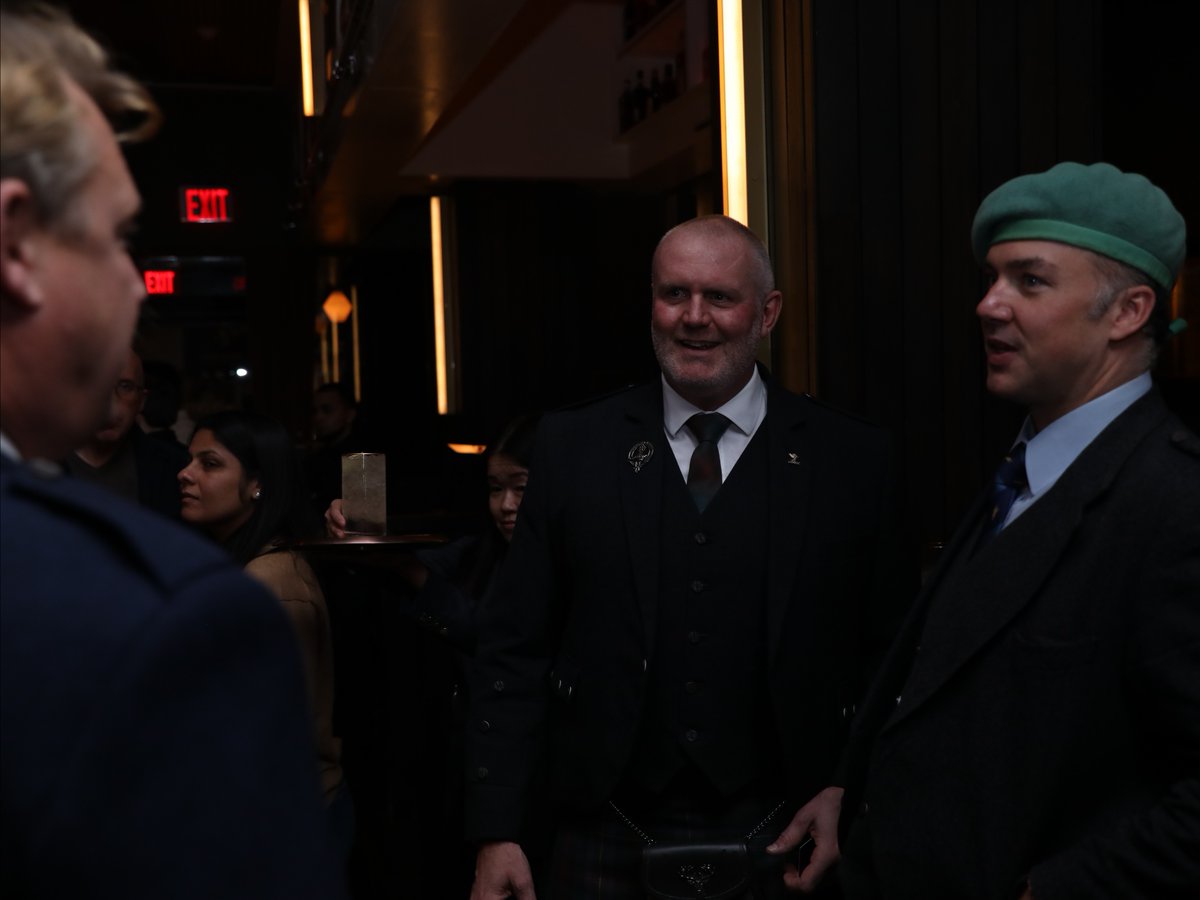 Larkfire tweet media