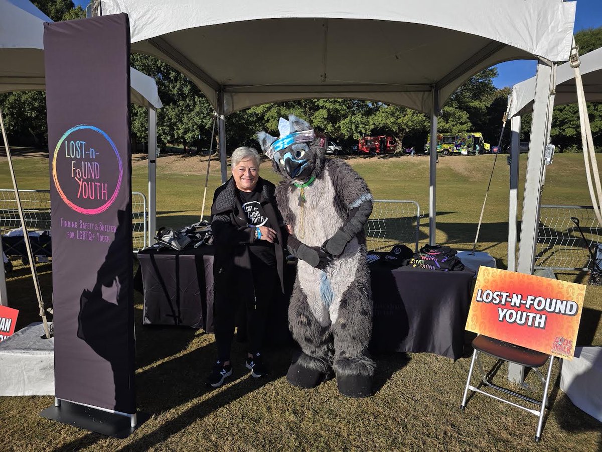 FurryWeekend's tweet photo. ‼️ ⏰ Hey folks, our public outreach folks will be at Piedmont Park, by the meadow, for the AIDS Walk beginning at 11am today!

We’ll be with our partner charity Lost-n-Found Youth - swing by for more info, to walk or donate! 🏃‍♂️ https://t.co/VSHk7tdAHQ https://t.co/YbzInAKbFw