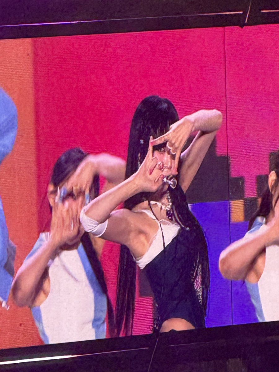 gimminchae1's tweet photo. 예나님이랑 피프티피프티 분들도 열심히 찍음 https://t.co/Qnu88tPfww