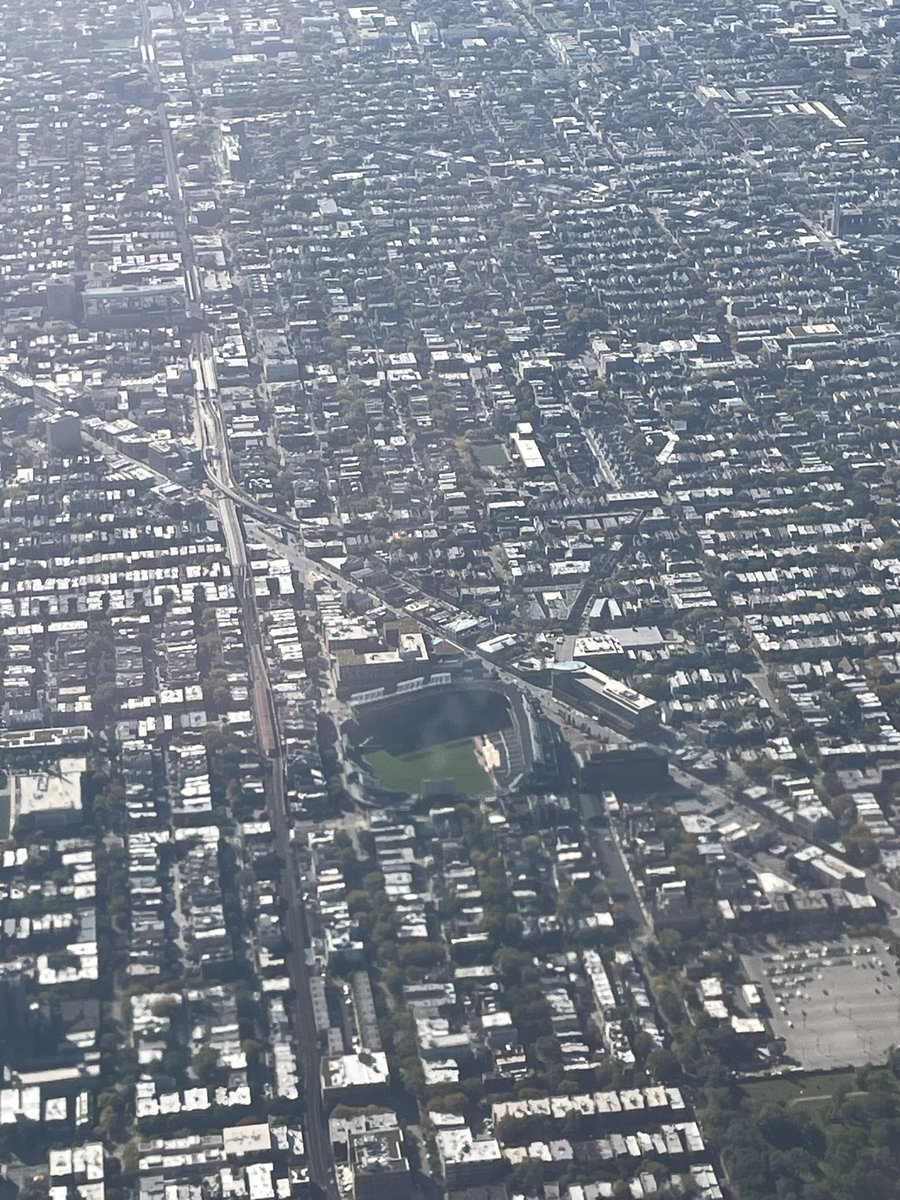 Kinnick3's tweet photo. Oh hey good morning @Cubs 
#mlb #Cubs https://t.co/sjofknpBS6