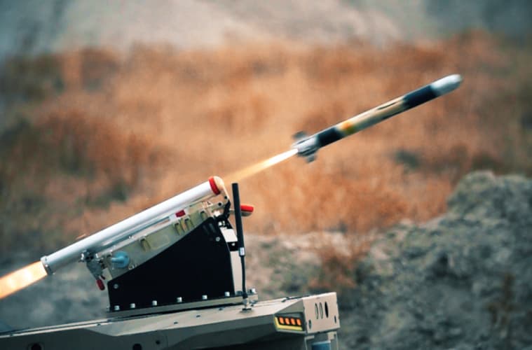 TurkishCentury's tweet image. DEADLY COMBO 🔥 -- @havelsanglobal&apos;s do-it-all #KAPGAN UGV rover mounted with the @canikarms #Unirobotics #TRAKON-Lite with an option of 7.62mm MG or 40mm grenade/SAL-guided missile launcher can cut through enemy defenses without risking a single soldier. 🇹🇷