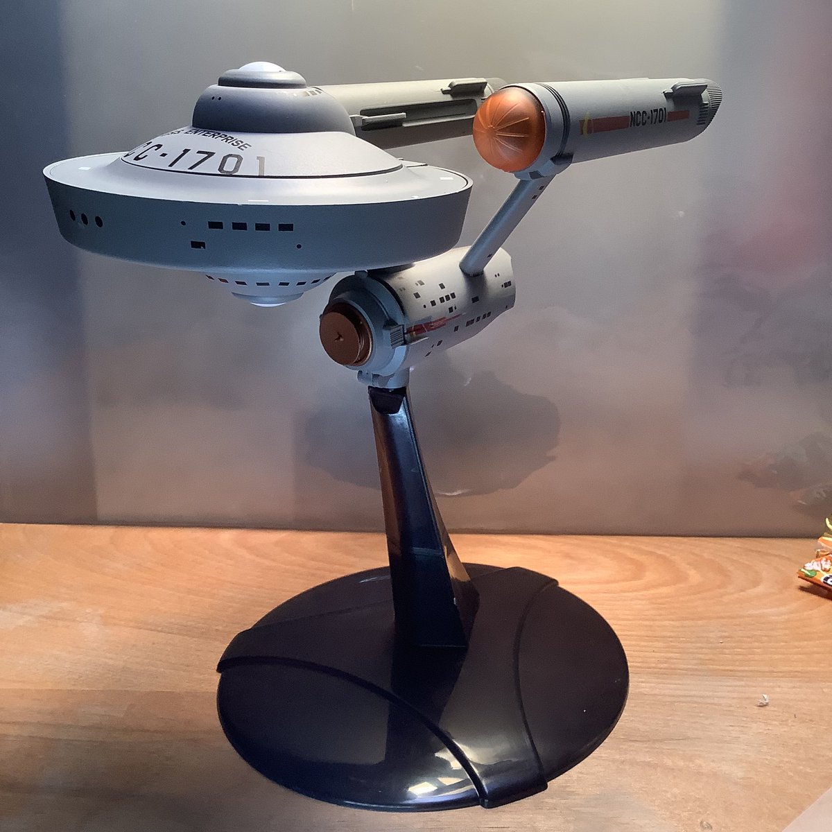 TamilAsano's tweet image. スタトレの集まりでいただいたTOSのフィギュア、早速組み立ててみました！（組み立てたが最後、箱に戻せない仕様でした）