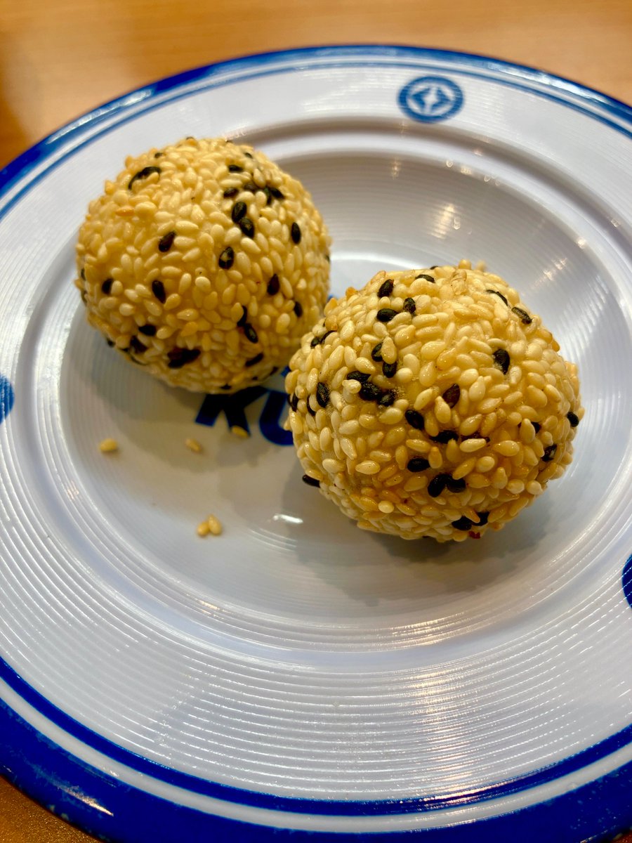 There was also a dessert with a delicious sesame flavor, but the texture is not conveyed in the video, so it's a picture😋