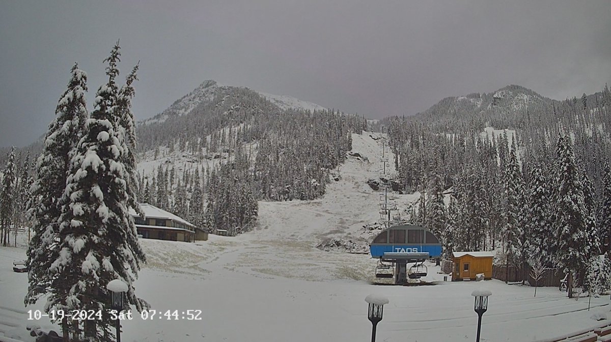 granttosterudwx's tweet photo. Snowfall in the Sangre de Cristo Mountains of New Mexico this morning 😍 https://t.co/kXdXOLVGZh