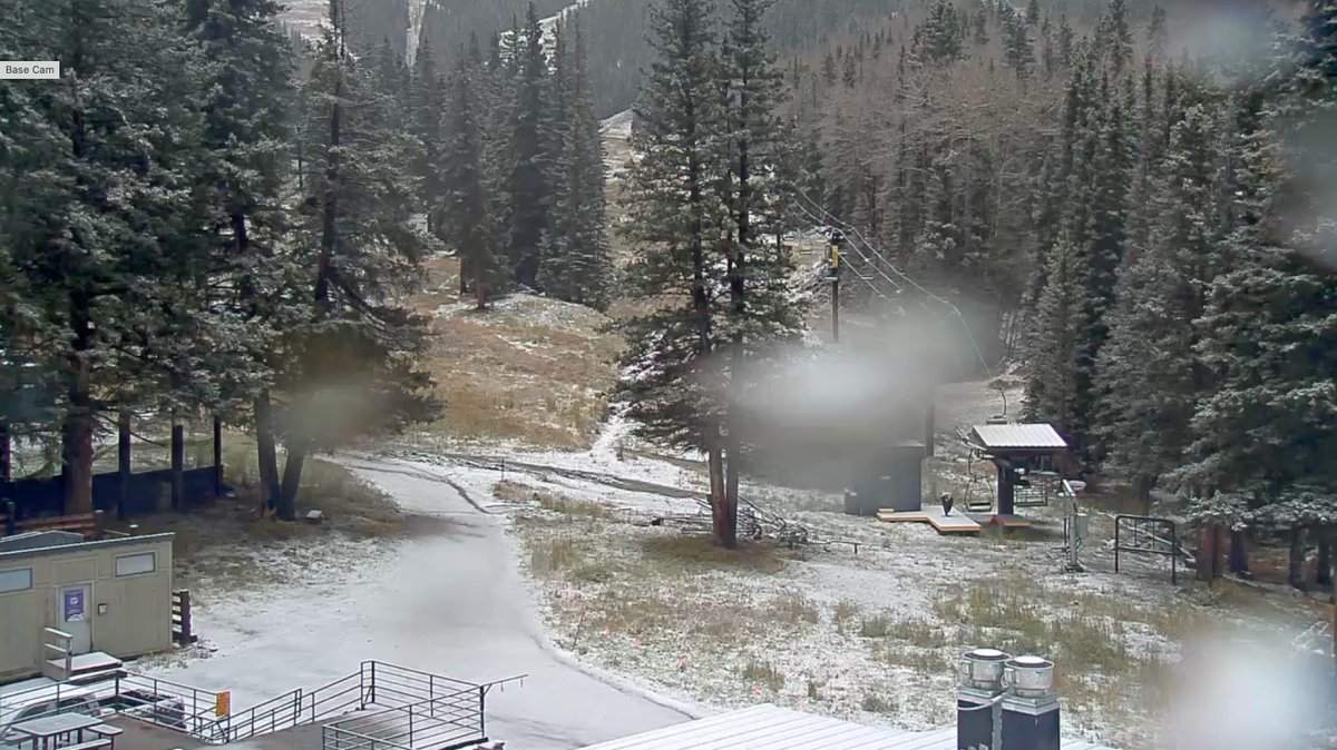granttosterudwx's tweet photo. Snowfall in the Sangre de Cristo Mountains of New Mexico this morning 😍 https://t.co/kXdXOLVGZh