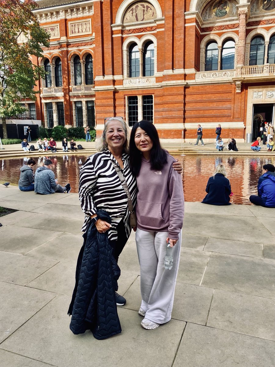 elstudorraw's tweet photo. Brazil, China and Wales reunited at the ⁦@V_and_A⁩ Fab afternoon discussing international HE with two amazingly talented former Swansea University colleagues. https://t.co/LjQ8PhB0kN