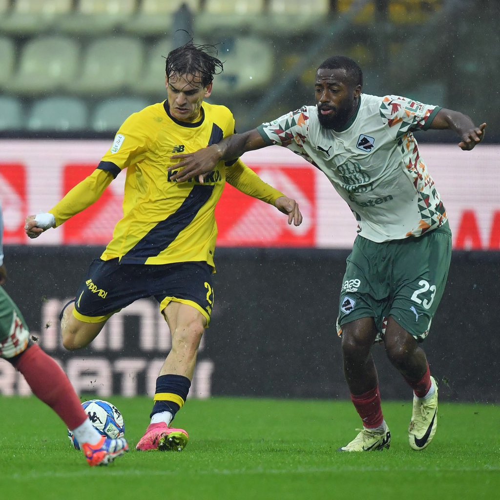 Modena_FC_1912's tweet photo. ๐ก๐ตโธ๏ธ #ModPal 0-2 | Fine primo tempo
#DaiGialli https://t.co/5nE6JgtDSu