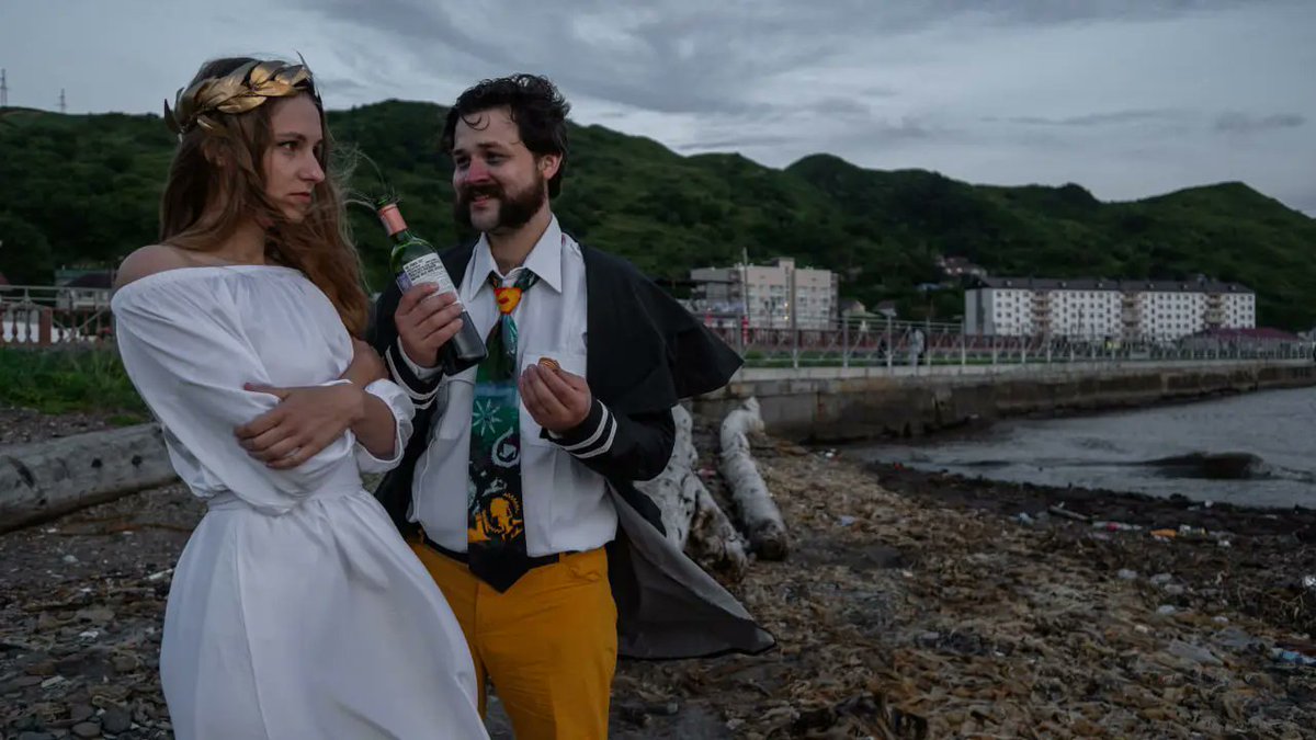 DimaPetkos's tweet image. degenerate alcoholic 

#discoelyisum #cosplay