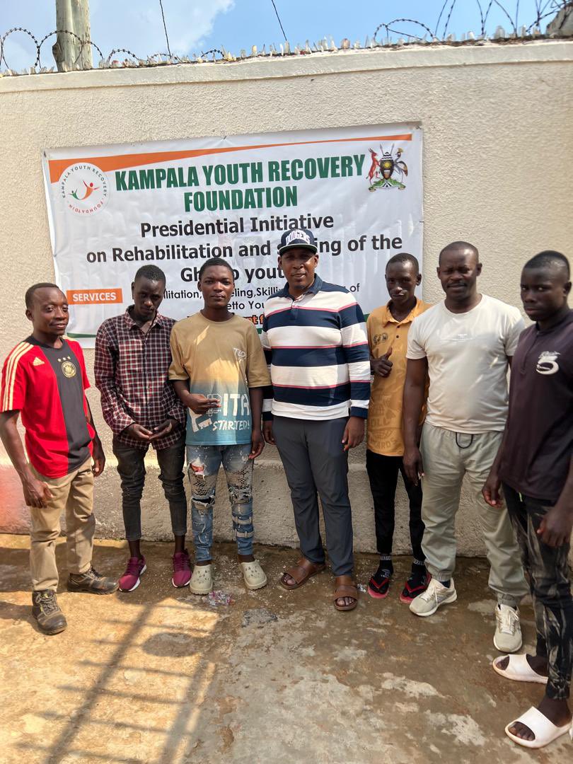 adaam_uganda's tweet photo. Meeting the Kampala Youth Recovery foundation ED, Dr. Grace Bikumbi and the Ghetto youth at their safe space for recovery in Mutungo, Kampala https://t.co/5lgvGBdr22