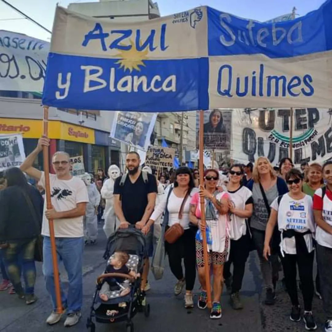 QSuteba's tweet photo. 🔷En el día de ayer 18/10/24 acompañamos en la MARCHA EN DEFENSA DE LAS UNIVERSIDADES 
PÚBLICAS.
🔷EN DEFENSA DE LA UNIVERSIDAD PÚBLICA, en contra de las POLÍTICAS DE DESFINANCIAMENTO Y AJUSTE DEL GOBIERNO NACIONAL DE MILEI.
🟦AGRUPACIÓN AZUL Y BOANCA DE SUTEBA QUILMES🟦 https://t.co/2vo1HbxeS3
