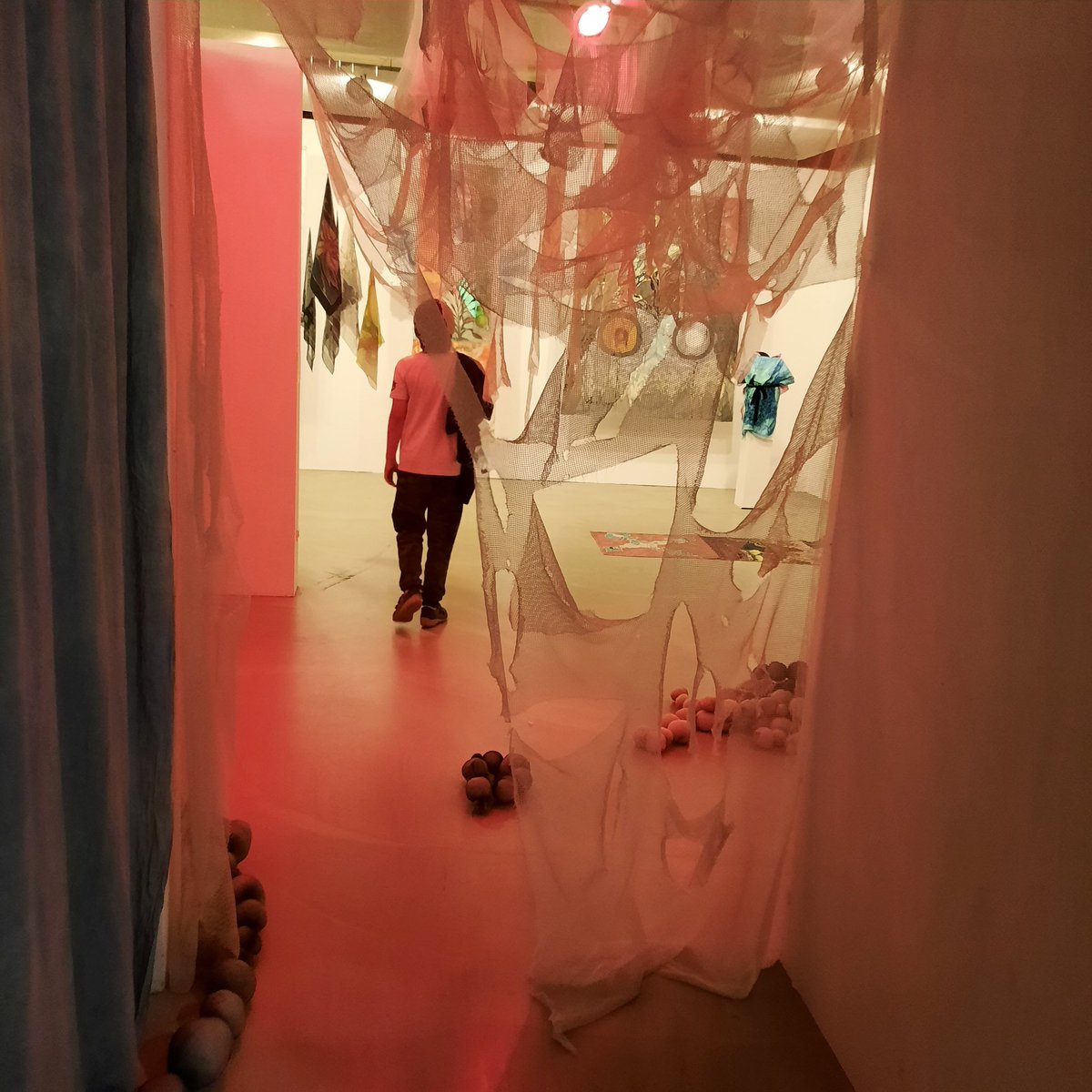 Het kan in Almere!
Vandaag ging ik met William (10) naar de voorstelling #VanToenTotOoit van #Cultuurhuis #Almere en <a href="/Erfgoed_Almere/">Erfgoedhuis Almere</a> in #Cultuurdome
Genoten!
Ook van de hele #broedplaats inclusief platenwinkel, kunst van lokale makers. Ga zeker eens langs!