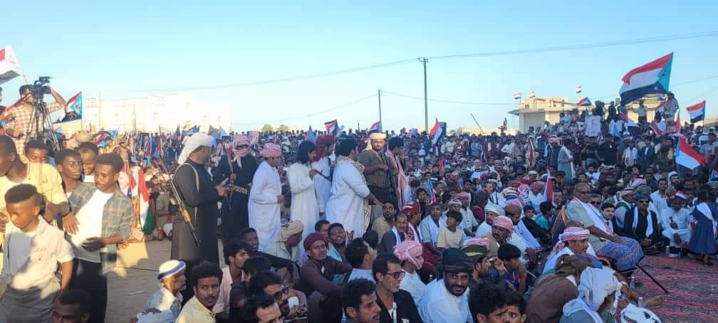 fadibaoom's tweet photo. ها هي المهرة، شاهدة على مجد مشروعنا الجنوبي الكبير، فليسمع من كان له قلب، وليفهم من كانت لديه بصيرة.
 لا مكان اليوم للأحلام الزائفة، فليس في الأفق إلا دولتنا الجنوبية، شامخة كالجبل، ثابتة كثبات الأرض التي نقف عليها، لا تتزعزع ولا يزاحمها طموح آخر. https://t.co/zpJrrCeVxn