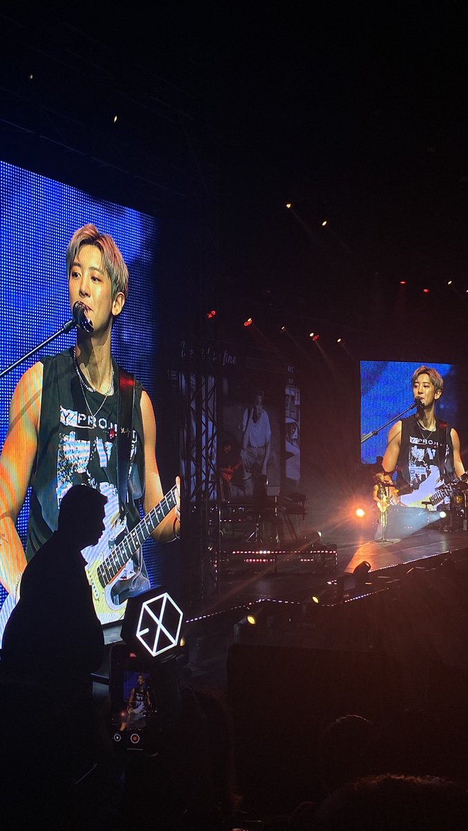 I LOVE YOU MY ROCKSTAR PARK CHANYEOL 🍒🍀🎸