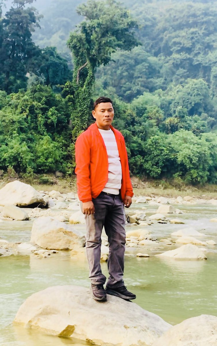 ghalan_tilak's tweet photo. एकलो पन https://t.co/WZomnlMfMM