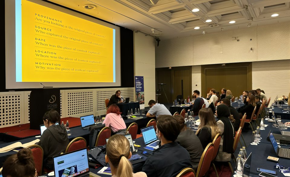 CFImedias's tweet photo. 🔵 Information Disorder and Fact-Checking
These were two key themes addressed on the third day of the Summer University on Fact-Checking in Montenegro.
🔹 Speakers : 
🎤 Festim Rizanaj
🎤 Endrit Berisha  
📻 Media : https://t.co/Df9eXJDQel
🔹 58 journalists from across the Balkans are gaining crucial skills to fight disinformation. 
👉 Balkan Voices II Project : https://t.co/8SfH2NumHt 

#CFImédias #ProjetEnAction #BalkanVoicesII #FactChecking #MediaTraining