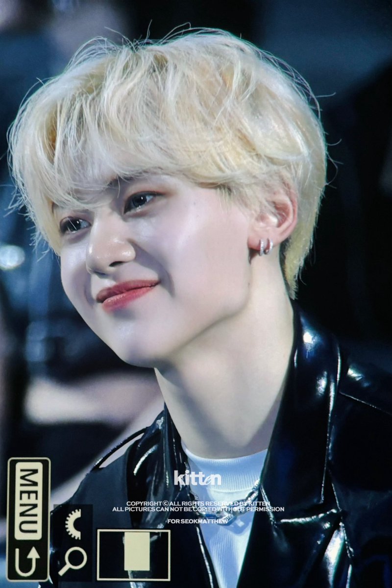 bbangmatthew's tweet photo. 나도 가끔 매튜 탈색이 그리울 때가 있긴 해..
근데 머리 상할까바 걱정됨 ㅜㅠ https://t.co/Pw2NnbpSj3