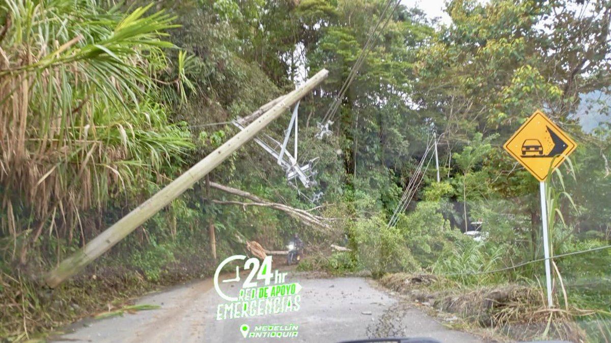 19/10/2024

Se presenta alud de tierra en la vía Barbosa - Santo Domingo, a la altura de la vereda La Cuesta. La Administración Municipal se encuentra en el lugar de los hechos.