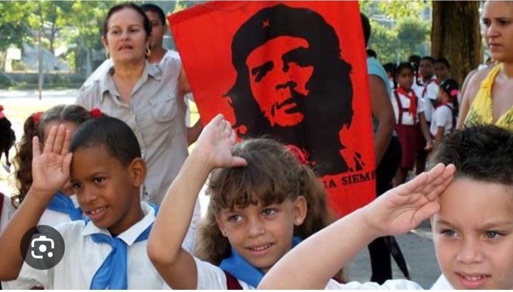 Sí alguien nos preguntará,  como queremos que sean nuestros niños, sin temor a equivocarnos  diremos: Que sean como el Che.
#TumbaElBloqueo 
#BMCGuatemala
#CubaCoopera