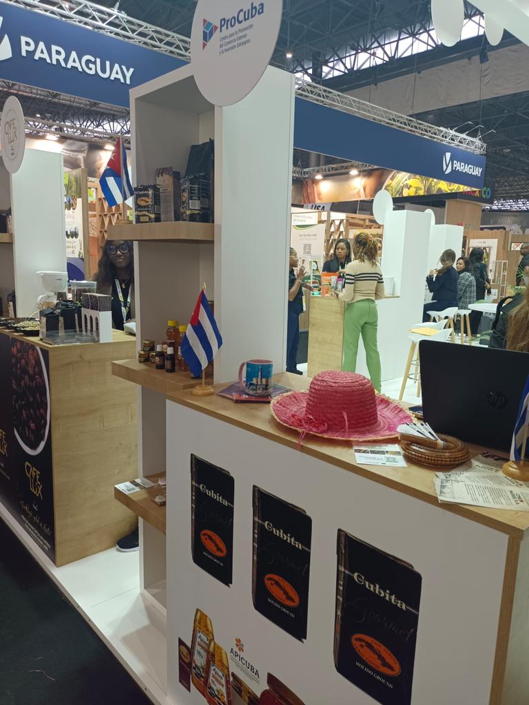 EmbaCubaFrancia's tweet photo. #Cuba, se prépare à participer au salon @sial_paris du secteur agroalimentaire : une vitrine pour présenter les meilleurs et les plus divers du secteur à l’échelle mondiale.
Visitez-nous dans le hall 4, #AbsoluteCaribbeanPavilion #ParisS @MINCEX_CUBA @AlegnaLas https://t.co/LasdYOh9Dd