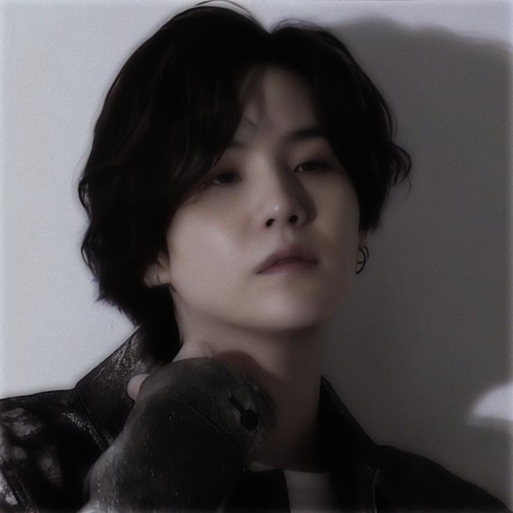 Juxt_Riri's tweet photo. Being mature does not mean being thoughtful, calm, showing a certain wisdom or responsibility linked to one's age....
No, no...
to be mature is to understand,  stream  and love the hyung line discography with all your heart, body and soul.

I'm mature, and you? https://t.co/M4ED4T7SB8
