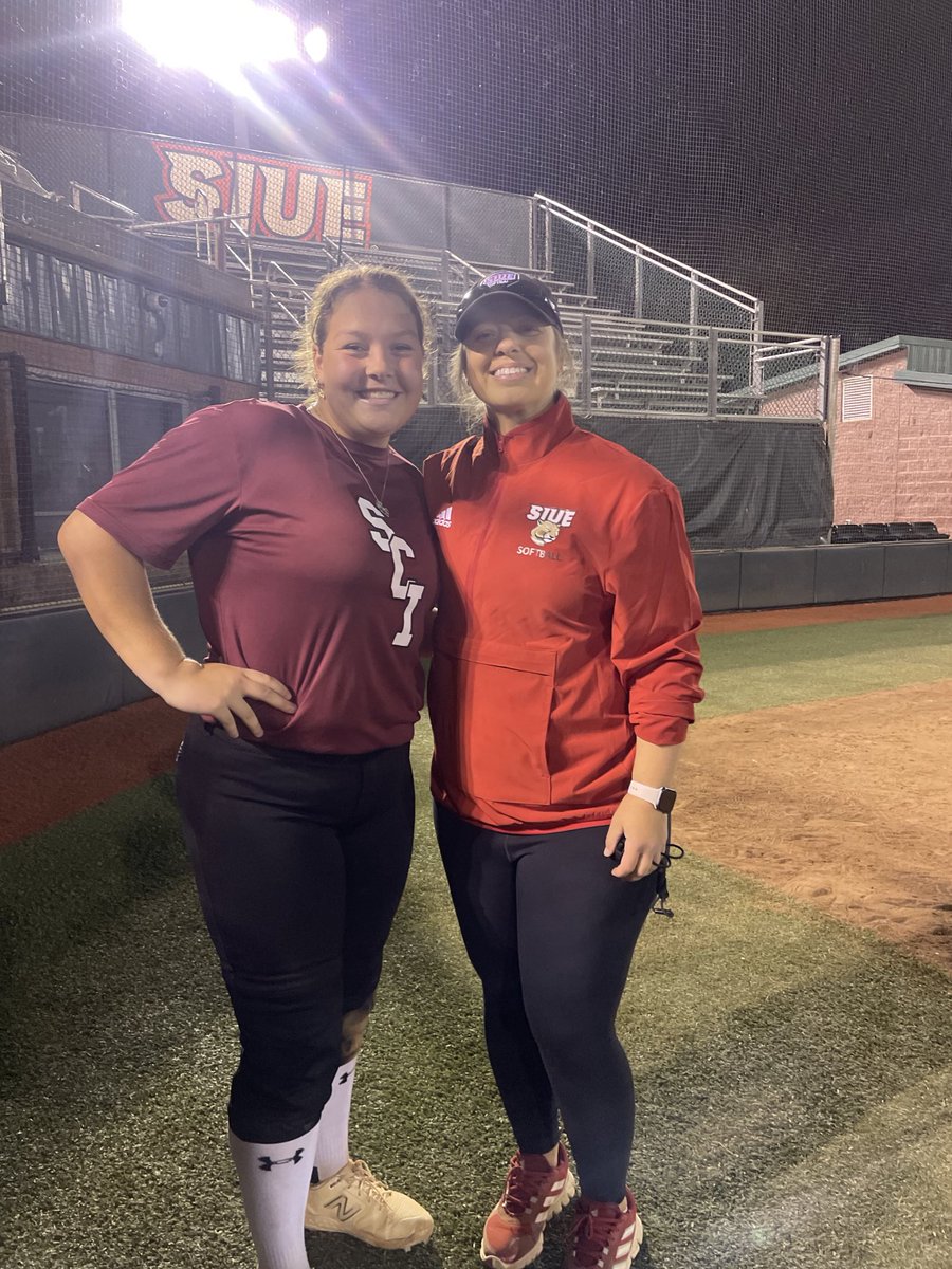 Thank you <a href="/SIUESB/">SIUE Softball</a> for putting on a great camp! I enjoyed meeting and talking with you and your players! Thank you <a href="/CoachSorden/">Ben Sorden</a> , Coach Wnek, and Coach Anderson for hosting this camp!Thanks for having me! Go Cougars!!