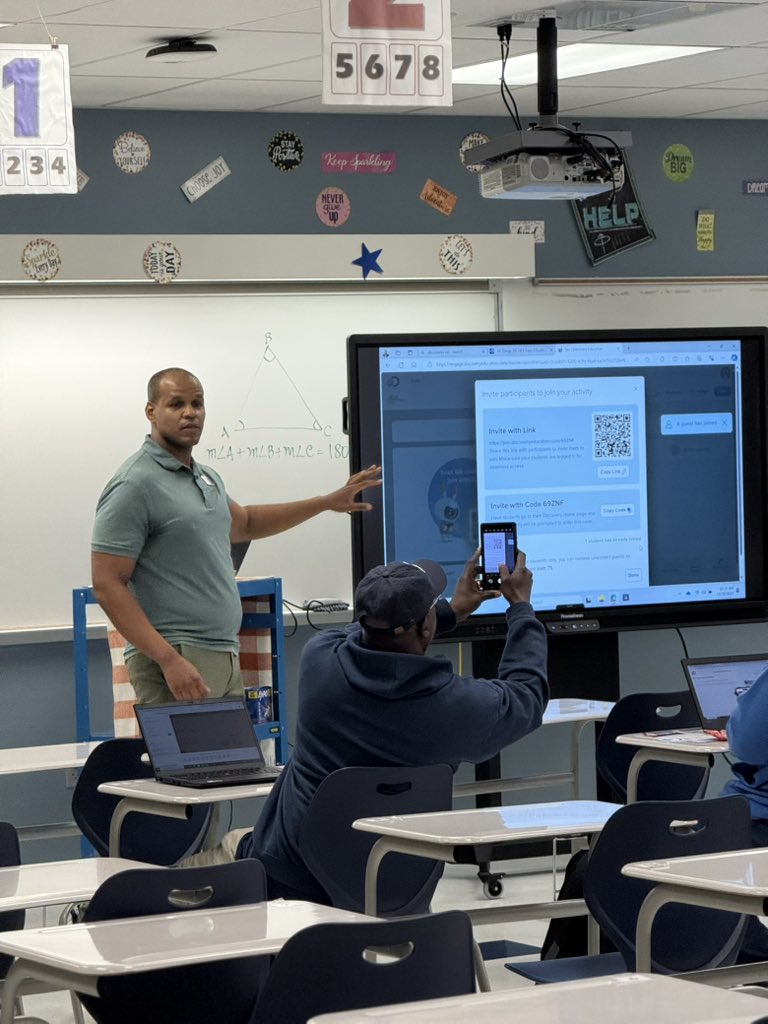 pnabbie's tweet photo. Kicking off “Top 10 in @DiscoveryEd” with @Ryantech33 at #TIES IN @browardschools @beckyg314 https://t.co/2cPWVXoQao