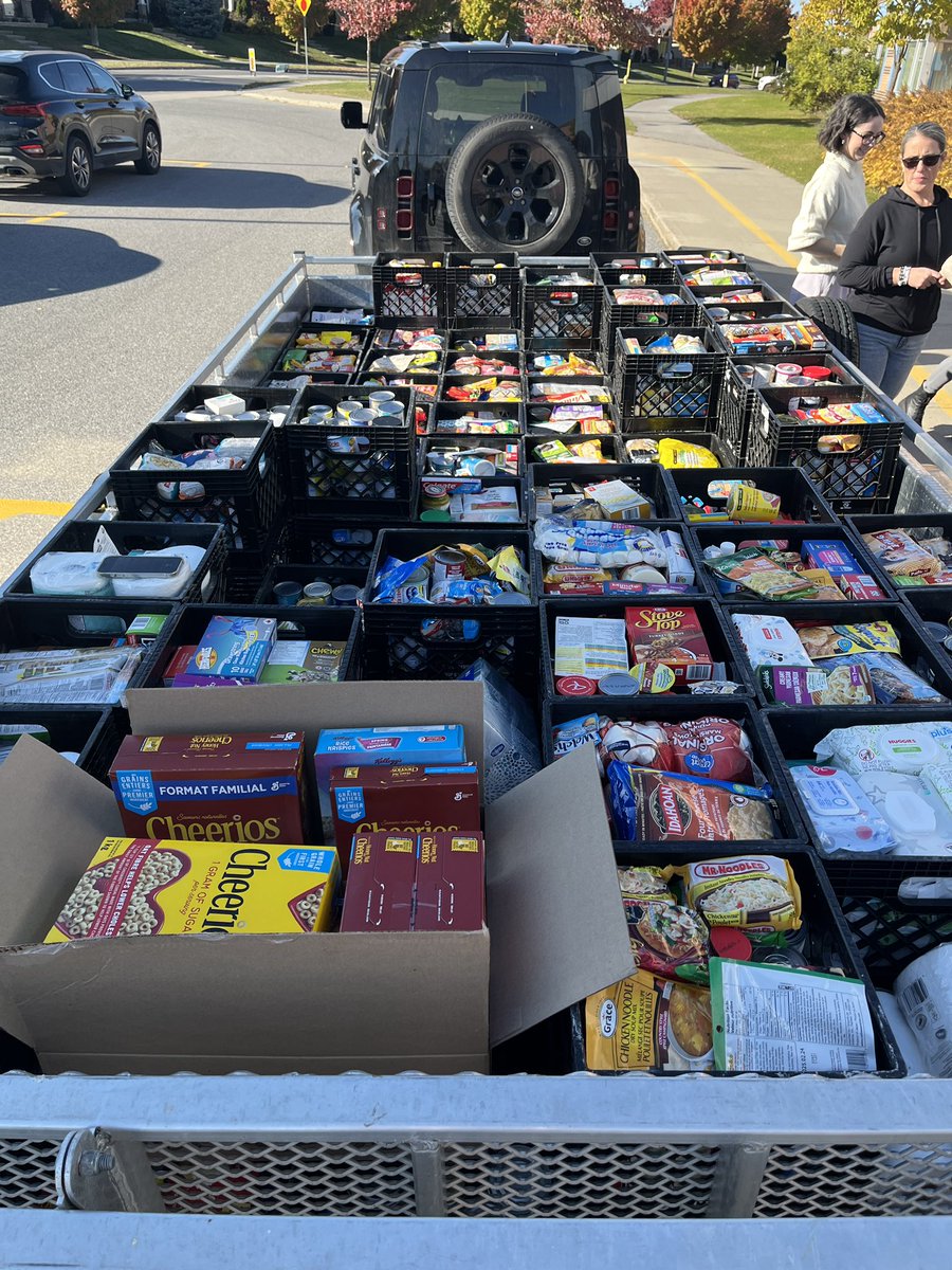 StStephenOCSB's tweet photo. Thank you to Ms. Patoine and Ms. Mnich for spearheading another successful Food Drive for the Stittsville Bank.
And THANK YOU to our school community for all of your generosity! We filled MANY boxes! Way to go, Stallions! #ocsbBeCommunity https://t.co/lFIIBdKVyu