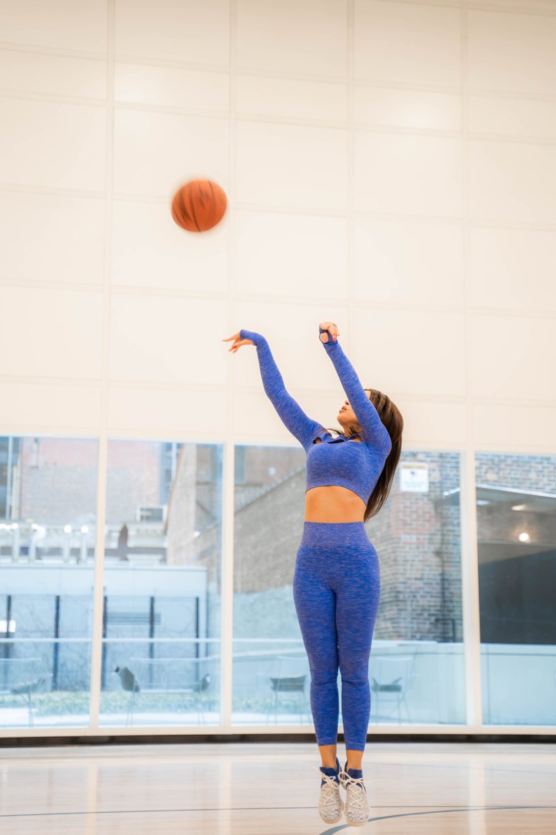 thereallisaann's tweet image. Nothing beats the feeling of a good sweat on a Saturday morning! 🏃‍♀️ Start your weekend with a burst of energy and positivity. How are you moving today? #SaturdaySweat #FeelGoodFitness