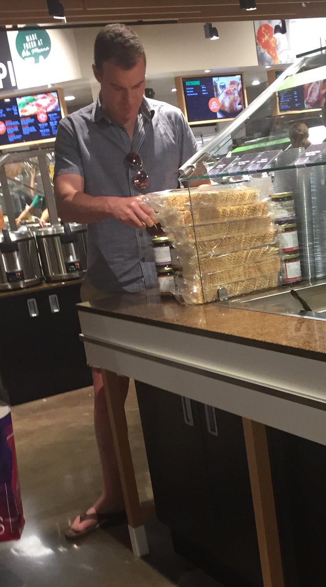pieds007's tweet photo. Rainbow Flip Flops…Foodland… https://t.co/XKwwrNe6QU