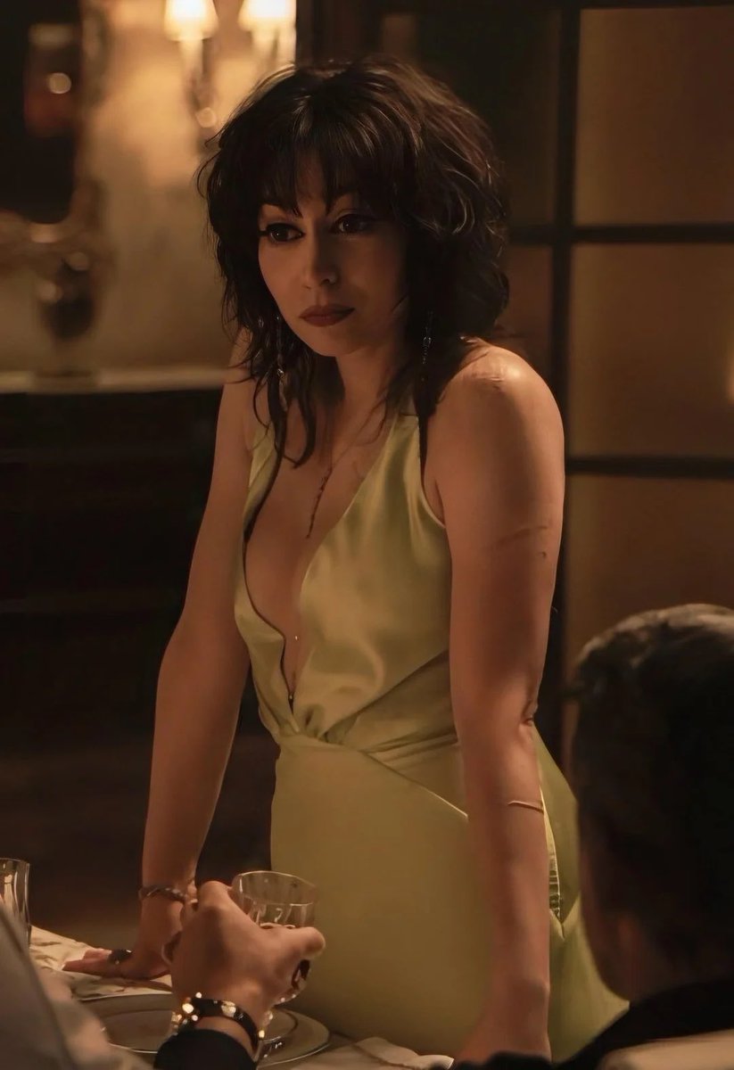 andyvtlovers's tweet image. Assistindo #Pinguim por causa do trama.

O trama: