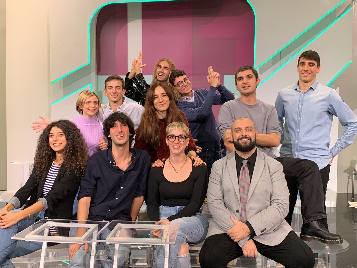 19/10/24, 4^ puntata di <a href="/TvTalk_Rai/">Tv Talk</a>!

In studio con me <a href="/kindermaxxi/">Stefano Monti</a> <a href="/teobonf__/">Matteo Bonfiglioli</a>  <a href="/GioEmmaPi/">Giovanna Pavesi</a> <a href="/tudifrudi/">Alice Valeria Oliveri</a> <a href="/scornerhenry/">Henry</a> <a href="/CivitaDamiana/">Damiana Civita</a> <a href="/DaniLombardi03/">Daniele Lombardi</a> <a href="/algertmyrtja/">algert_myrtja</a> <a href="/disattentoo/">Edo🐉🟥🦧🪐🪩🧩</a> <a href="/bruno_leti21645/">Letizia Bruno</a>, oltre a Carmen, Gianluigi… e alla nostra <a href="/miaceran/">Mia Ceran</a> ❤️

#TITOLIDICODA #ANALISTI #TvTalk