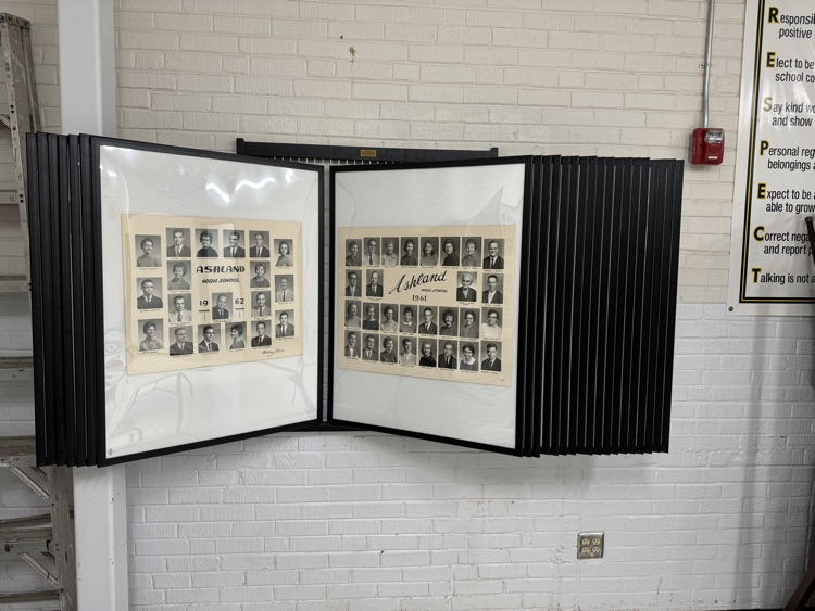ACCENTRAL262's tweet photo. The family and community engagement committee made it a priority to get all the graduating class pictures in one location in the commons at the MS/HS building. Next time you are in the building for a ballgame or conference make sure to visit and reminisce! https://t.co/rLAcoPKdzn