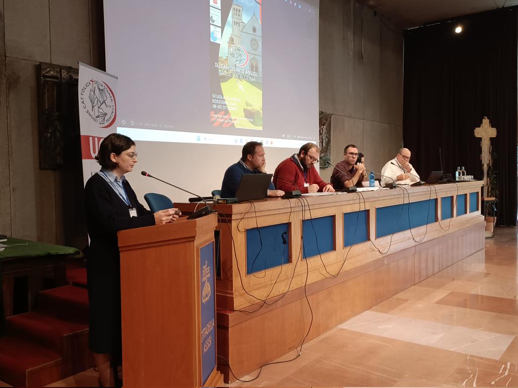 In corso la #ScuolaUcsiAssisi2024 insieme a tante giovani giornaliste, #giornalisti, comunicatrici e comunicatori riuniti alla <a href="/CittadellAssisi/">Cittadella Assisi</a> per discutere di professione e futuro. Anna e Giacomo i giovani delegati di <a href="/UcsiLazio/">UCSI Lazio</a> <a href="/UcsiSocial/">Ucsi Social</a> <a href="/vivar/">Vincenzo Varagona</a>