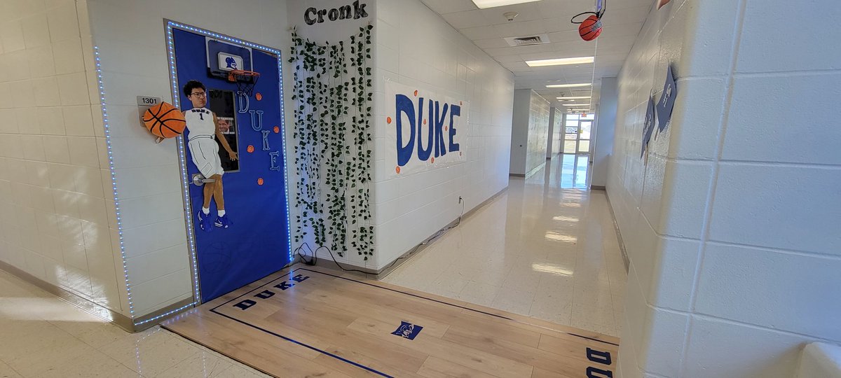 PreAP bio, in the ❤️ of Pasadena, TX, reppin' <a href="/DukeMBB/">Duke Men’s Basketball</a> <a href="/DukeWBB/">Duke Women’s Basketball</a> <a href="/DukeU/">Duke University</a> for our college week door decorations! Great 🏀 court, <a href="/GodwinTheAT/">Hannah Godwin, ATC, LAT</a>!