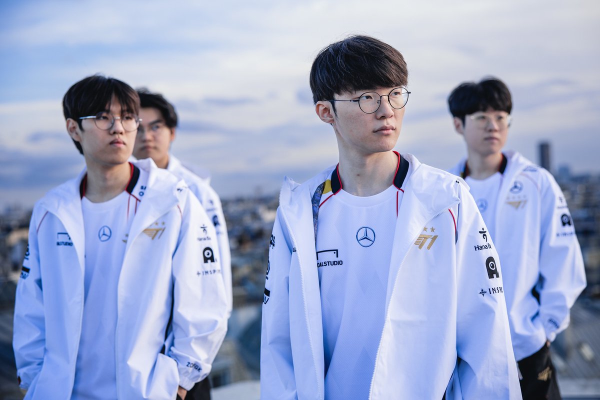 redbullgaming's tweet photo. "Once again, we will rise together"
- Faker https://t.co/btNaXlu0R1