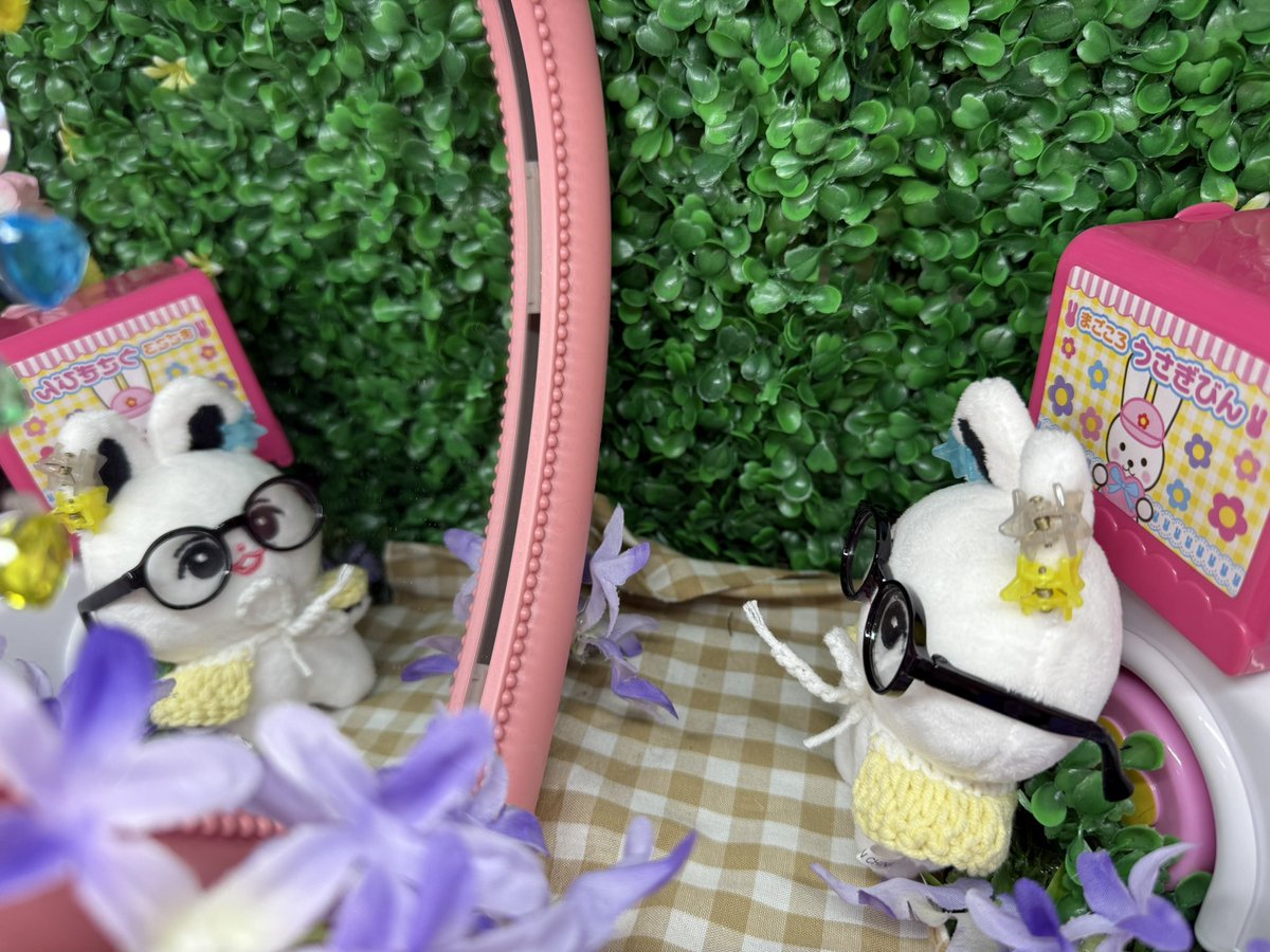 오랜만에 비춰본 거울 속 내 모습 외로워 보여…by. 깜열…옷 많이 사주꿰…