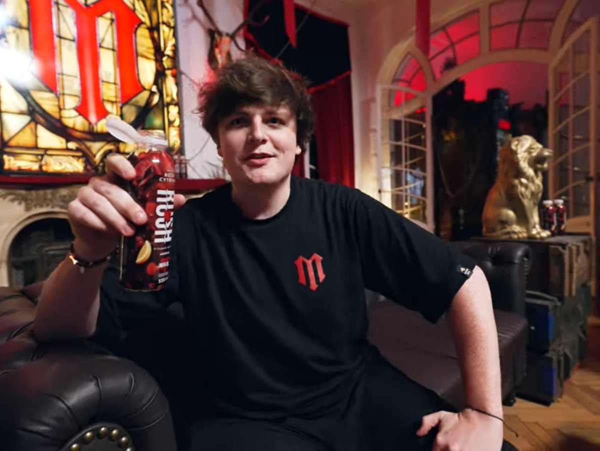 33karoxyz's tweet image. Kiedy wyjebano mrożona ale ktos teraz musi promowac jego produkt #MafiaIRL #mafiairl #mafiairl3