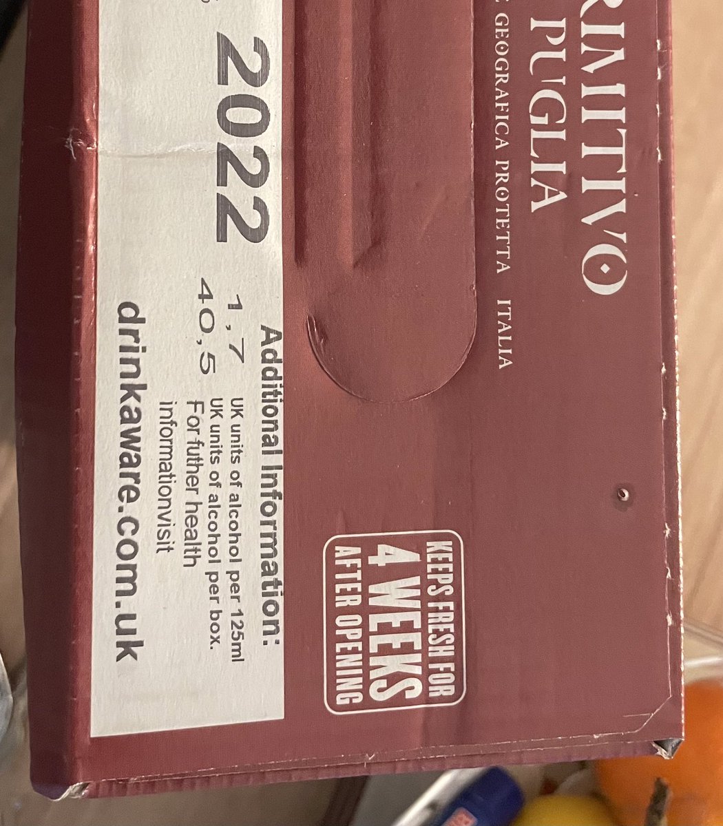 Stafford8Graham's tweet photo. Why would you put that on a box of wine? Four weeks!! https://t.co/TqXQqcq93e