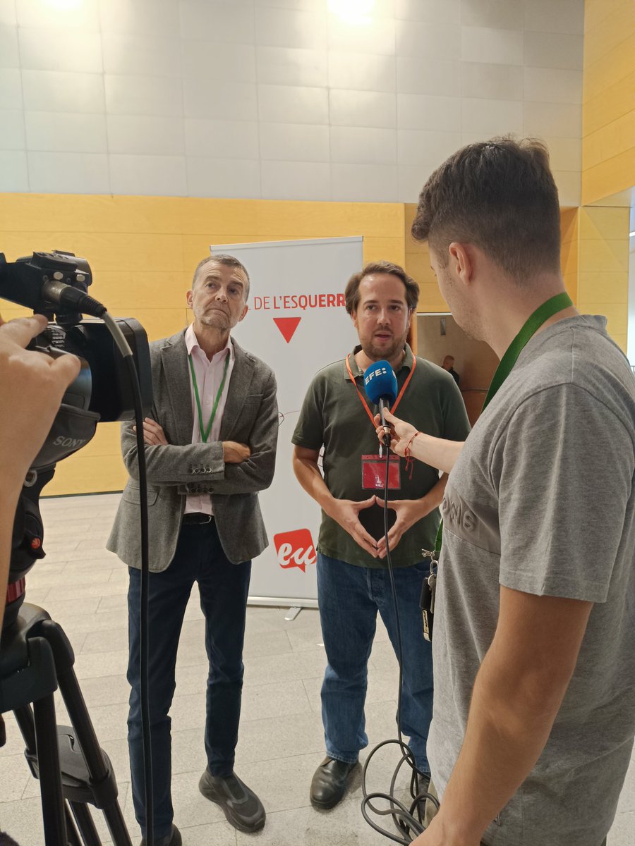 Avui una delegació de Comarques Gironines hem participat de la #IAssembleaNacionalEUCat on volem felicitar el nostre company <a href="/edunavarro_sbd/">Edu Navarro</a> elegit coordinador de <a href="/EUCat/">Esquerra Unida Catalunya</a> .

També hem pogut intercanviar anàlisis amb el coordinador federal <a href="/IzquierdaUnida/">Izquierda Unida🔻🇵🇸</a> <a href="/MailloAntonio/">Antonio Maíllo 🇪🇭🔻</a> .