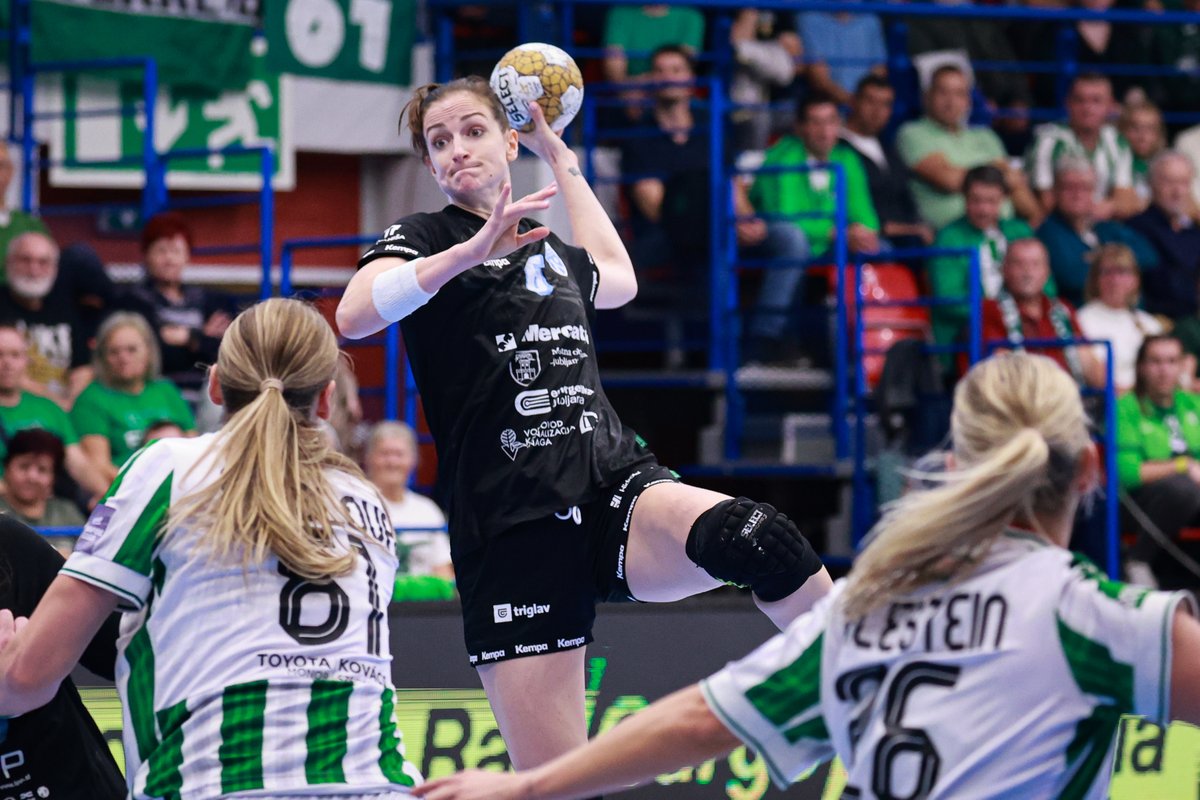 ehfcl's tweet photo. ⏸️ 𝐇𝐚𝐥𝐟-𝐭𝐢𝐦𝐞
🇭🇺 FTC-Rail Cargo Hungaria 🆚 Krim Mercator Ljubljana 🇸🇮 16:14
🇭🇷 HC Podravka Vegeta 🆚 Nykobing Falster Handbold 🇩🇰 18:14
🇷🇴 Rapid Bucuresti 🆚Brest Bretagne Handball 🇫🇷 14:14
📺 Follow the action https://t.co/IvVYbSMq1y
#ehcl #clw #handball https://t.co/LyiolZuEhw