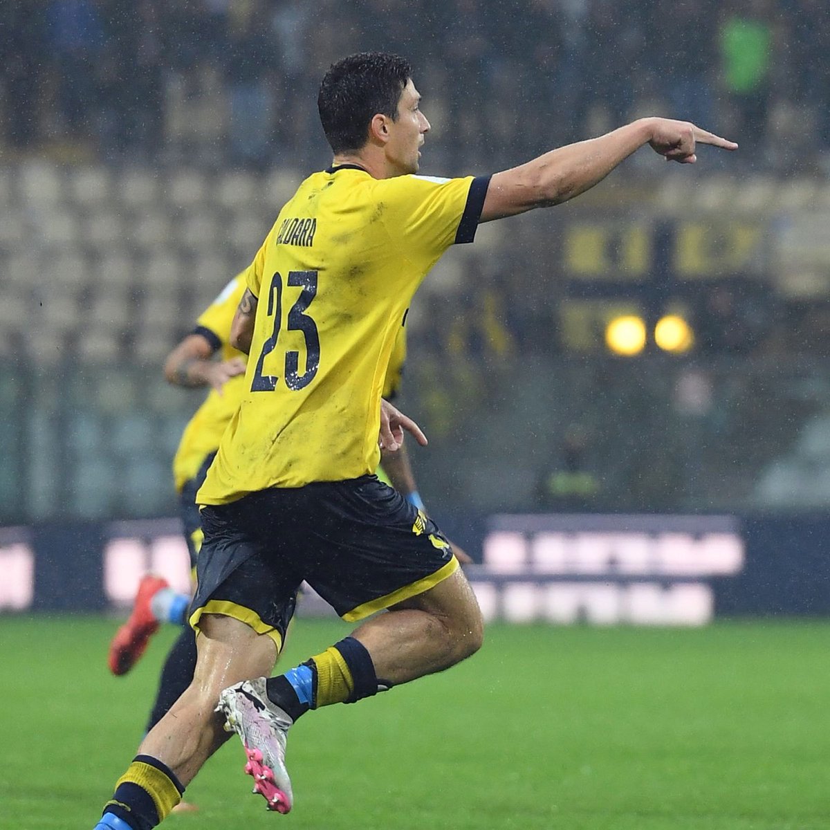 Modena_FC_1912's tweet photo. ๐ก๐ต๐งฑ #ModPal 2-2 | ๐๐๐๐๐๐ฅ๐โผ๏ธ
#DaiGialli https://t.co/HhL4ynmk1n