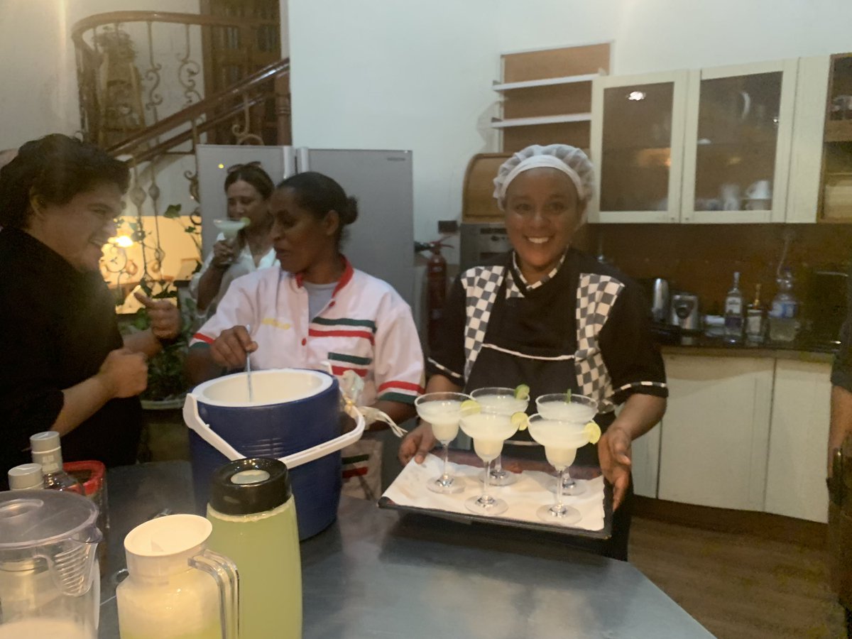 aestivill's tweet photo. Un primer evento de degustación y explicación sobre tequila y mezcal. Incluyó historia y coctelería. En esta ocasión, en colaboración con la Embajada de Chile, establecimos un diálogo tequila-pisco, especialmente creativo. https://t.co/CdbNjLedfv